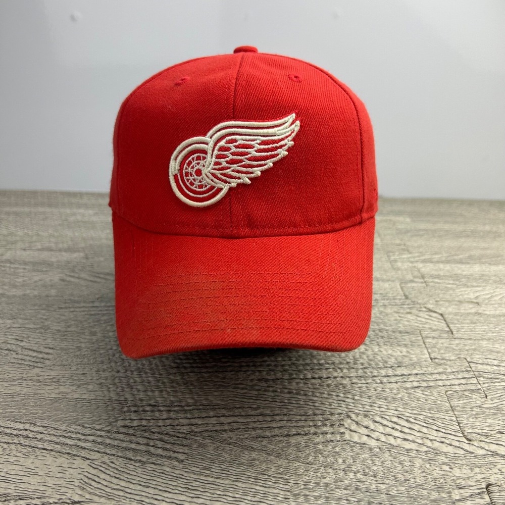 Vintage Y2K Detroit Red Wings Hat Cap Strap Back Adjustable Red NHL Hockey Adult
